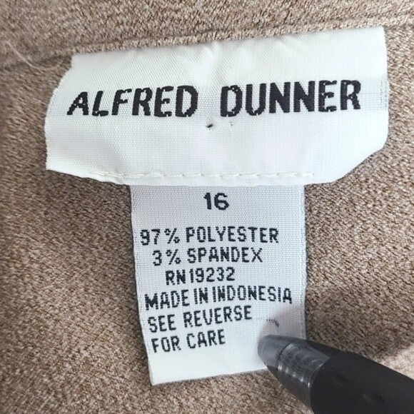 Alfred Dunner Women's Mocha Faux Suede Top Tunic Blouse Size 16 - Picture 11 of 13